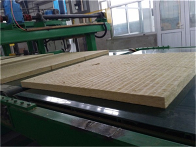 岩棉板彩钢板-昊辰保温材料公司